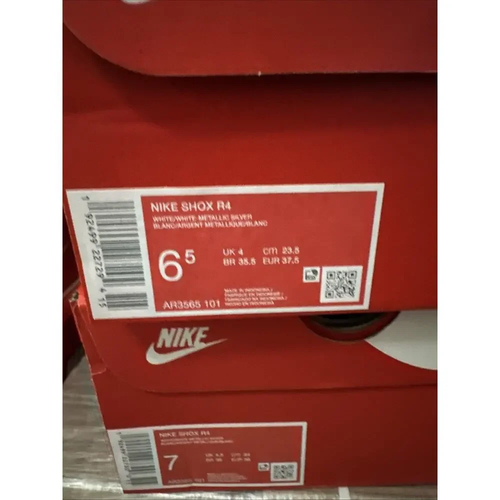 New Women's Size 6.5 Nike Shox R4 White Metallic Silver AR3565-101